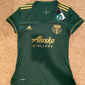 bundle of 2 authentic Portland Timber’s shirts !